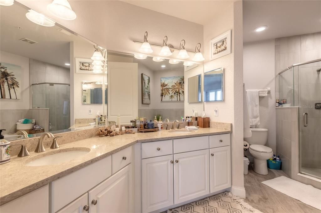 For Sale: $650,000 (2 beds, 2 baths, 1384 Square Feet)