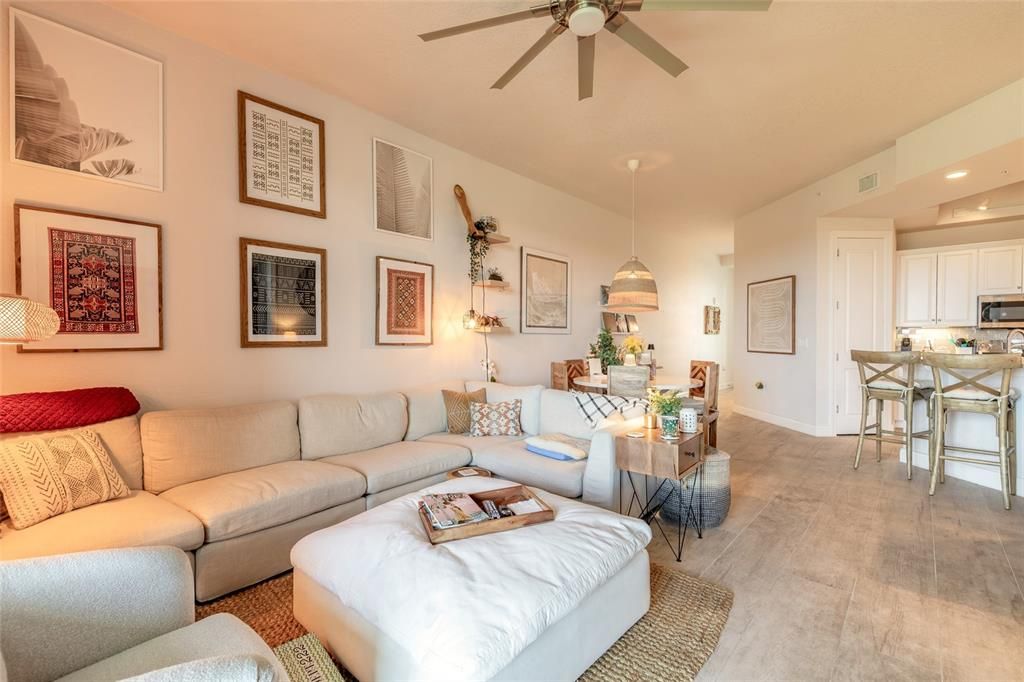 For Sale: $650,000 (2 beds, 2 baths, 1384 Square Feet)