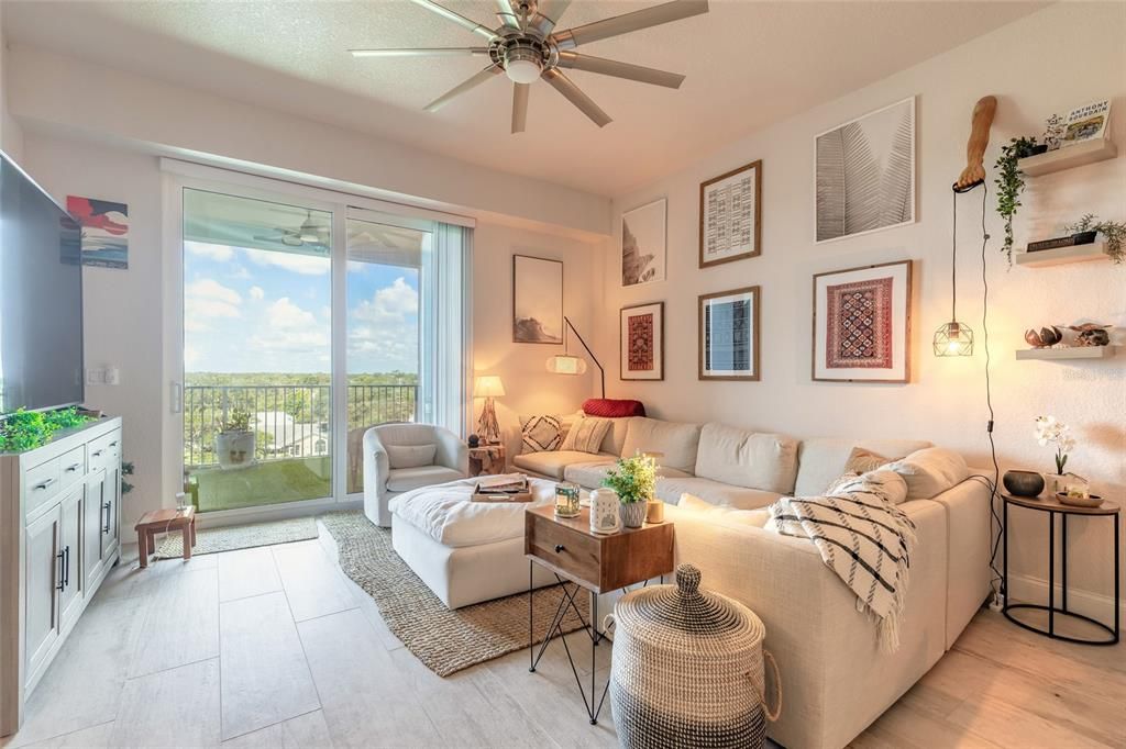 For Sale: $650,000 (2 beds, 2 baths, 1384 Square Feet)