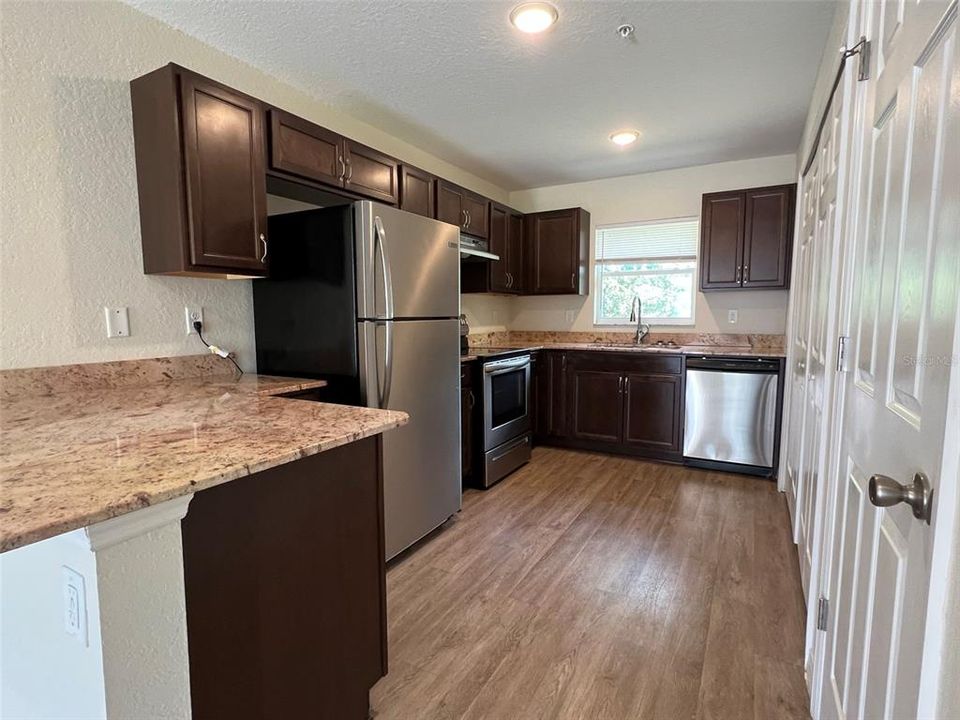 For Rent: $1,175 (2 beds, 2 baths, 972 Square Feet)