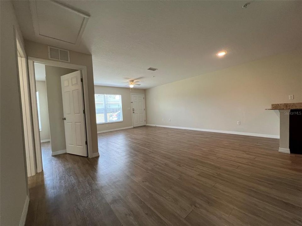 For Rent: $1,175 (2 beds, 2 baths, 972 Square Feet)
