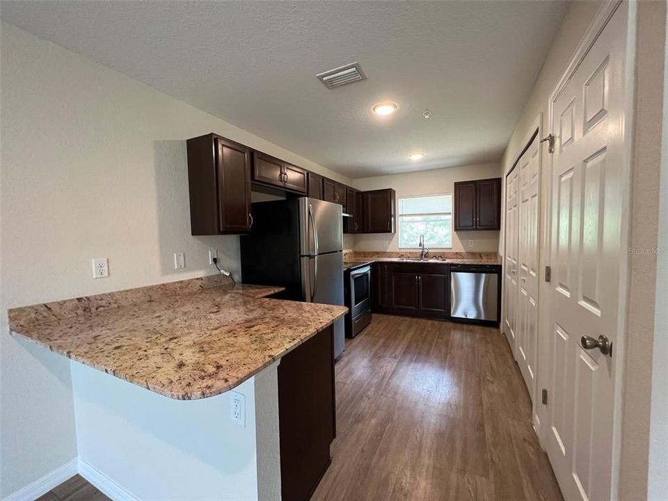 For Rent: $1,175 (2 beds, 2 baths, 972 Square Feet)