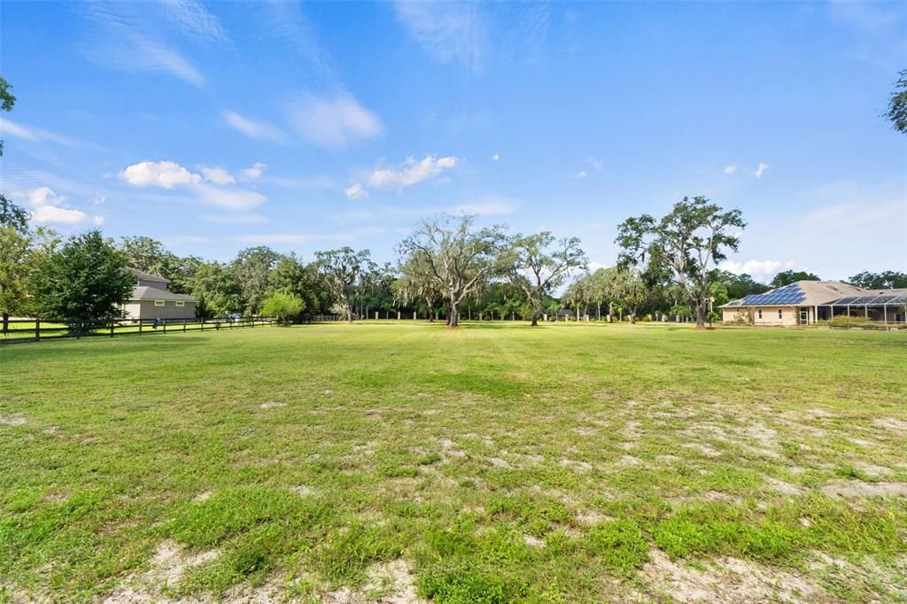 На продажу: $169,000 (1.33 acres)