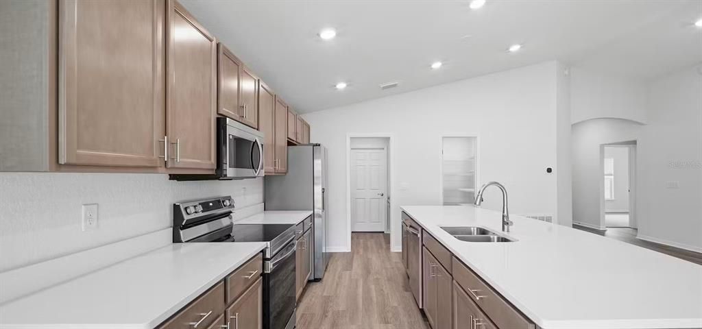En Venta: $375,280 (4 camas, 2 baños, 1715 Pies cuadrados)