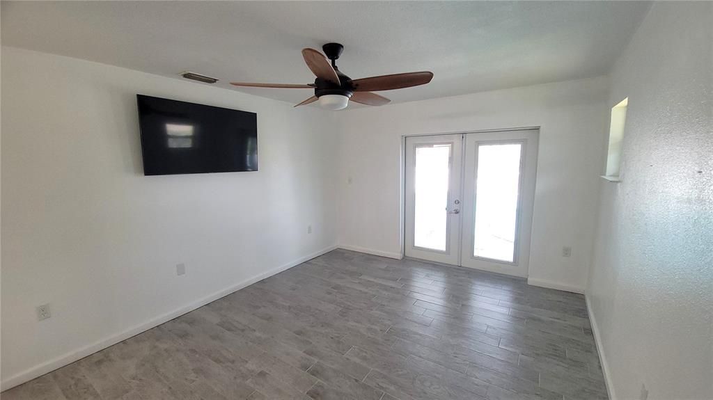 For Rent: $3,925 (4 beds, 3 baths, 2189 Square Feet)