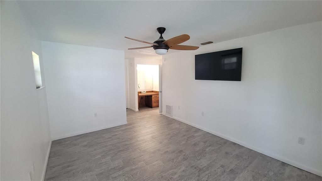 For Rent: $3,925 (4 beds, 3 baths, 2189 Square Feet)