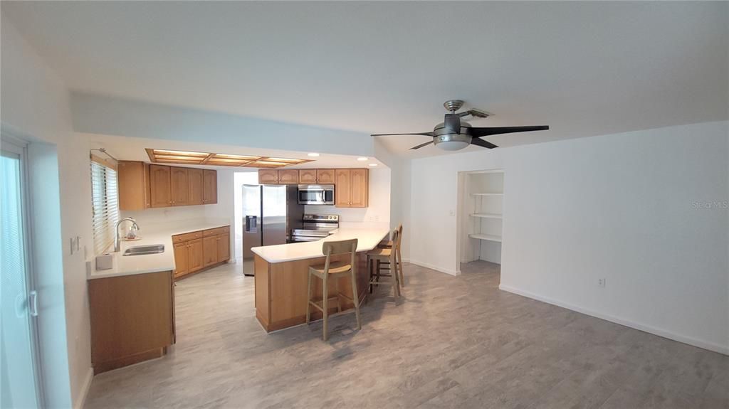 For Rent: $3,925 (4 beds, 3 baths, 2189 Square Feet)