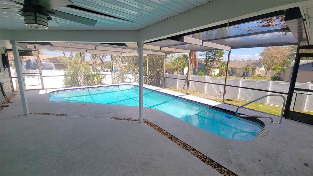 For Rent: $3,925 (4 beds, 3 baths, 2189 Square Feet)
