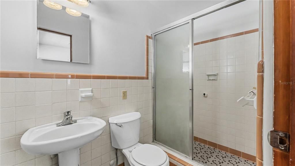 На продажу: $314,900 (3 спален, 2 ванн, 1594 Квадратных фут)