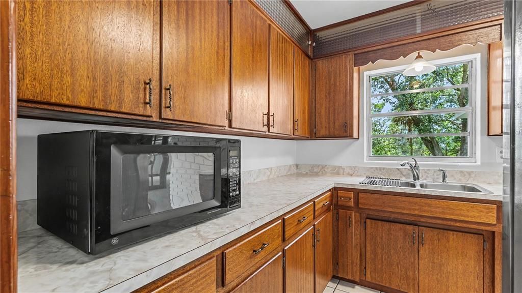 На продажу: $314,900 (3 спален, 2 ванн, 1594 Квадратных фут)