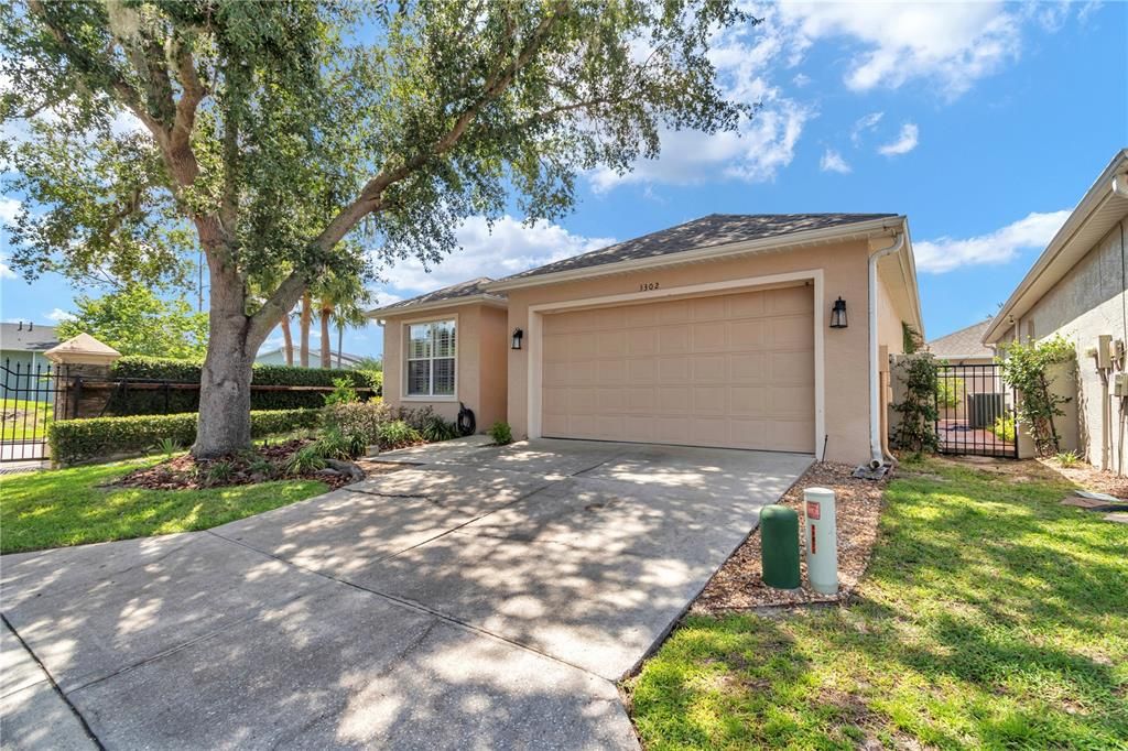 For Sale: $225,000 (2 beds, 2 baths, 1217 Square Feet)