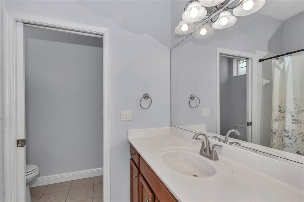For Sale: $225,000 (2 beds, 2 baths, 1217 Square Feet)