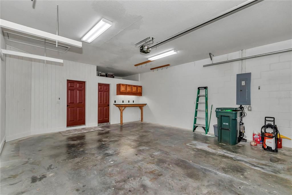 For Sale: $225,000 (2 beds, 2 baths, 1217 Square Feet)