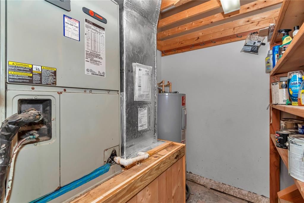 For Sale: $225,000 (2 beds, 2 baths, 1217 Square Feet)