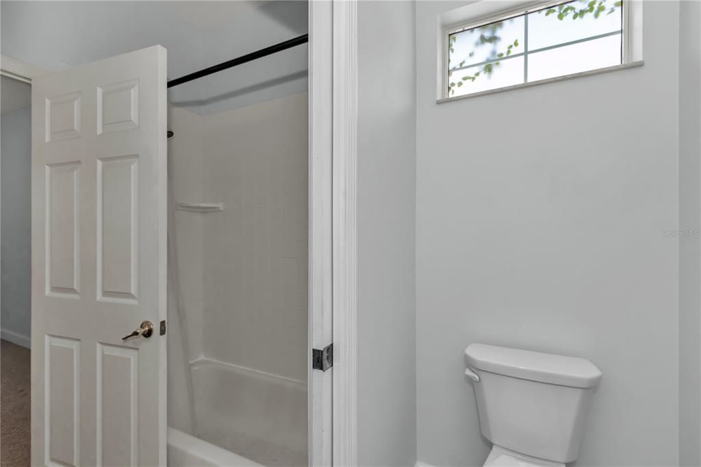 For Sale: $225,000 (2 beds, 2 baths, 1217 Square Feet)