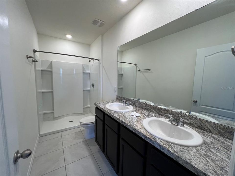 На продажу: $289,900 (3 спален, 2 ванн, 1673 Квадратных фут)
