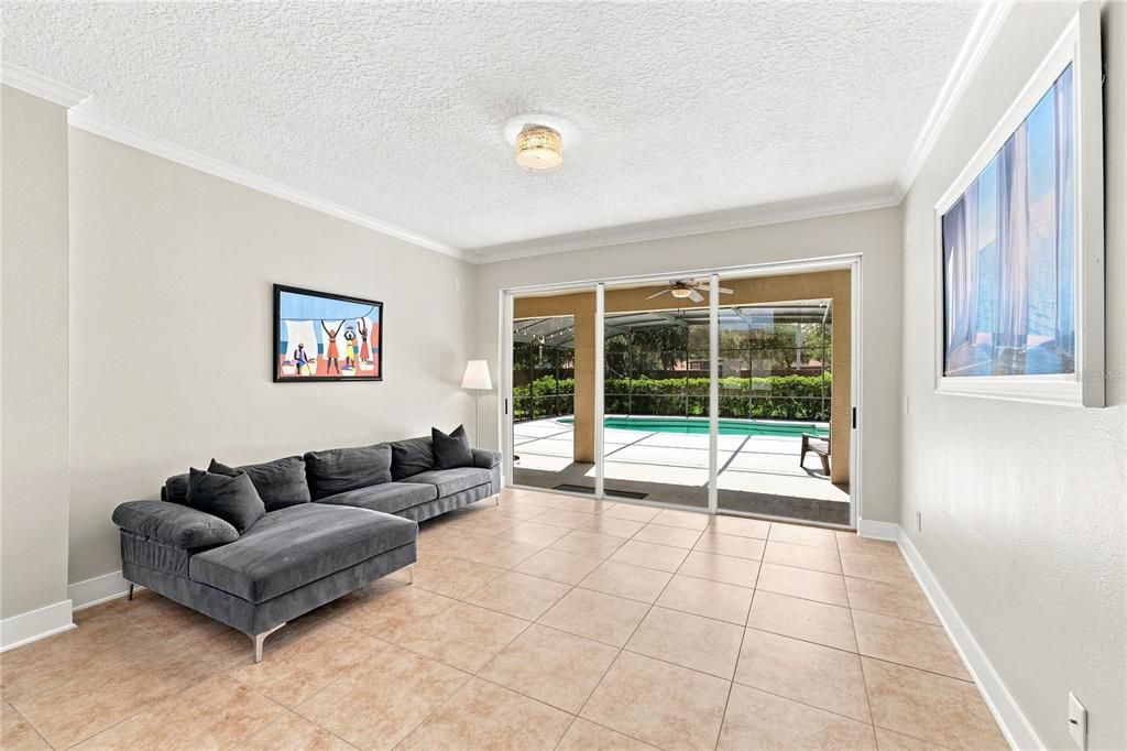 En Venta: $779,900 (6 camas, 3 baños, 3372 Pies cuadrados)