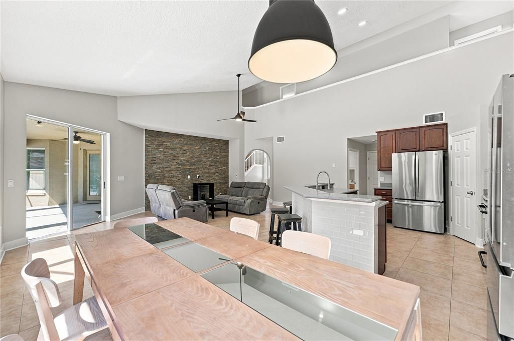 En Venta: $779,900 (6 camas, 3 baños, 3372 Pies cuadrados)