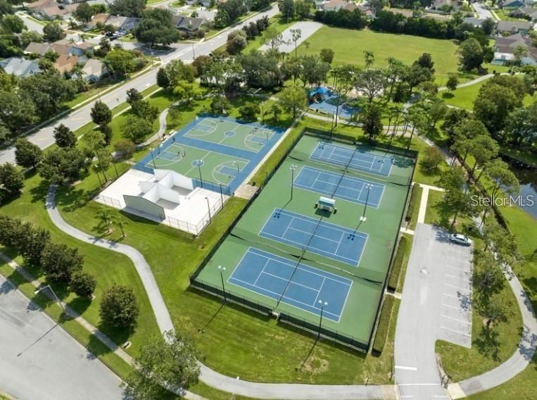 En Venta: $779,900 (6 camas, 3 baños, 3372 Pies cuadrados)