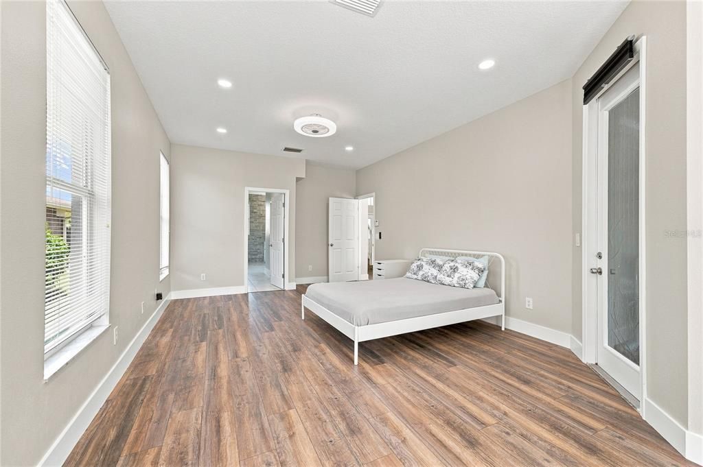 En Venta: $779,900 (6 camas, 3 baños, 3372 Pies cuadrados)