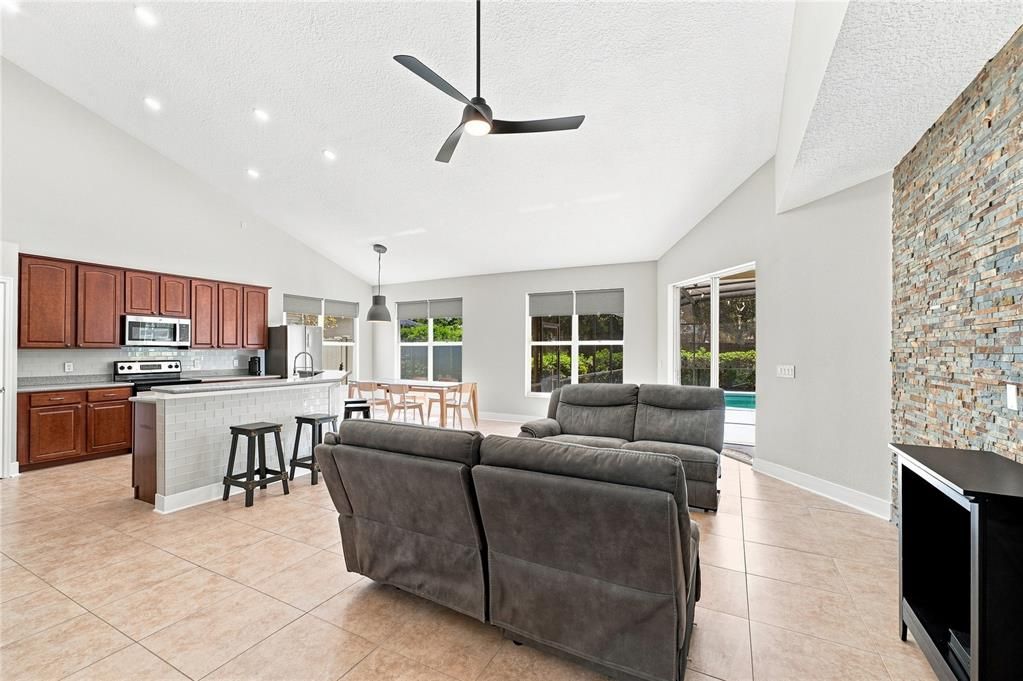 En Venta: $779,900 (6 camas, 3 baños, 3372 Pies cuadrados)