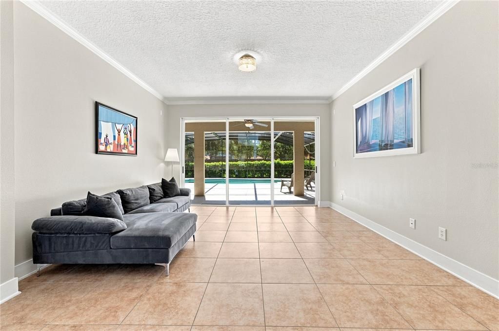 En Venta: $779,900 (6 camas, 3 baños, 3372 Pies cuadrados)