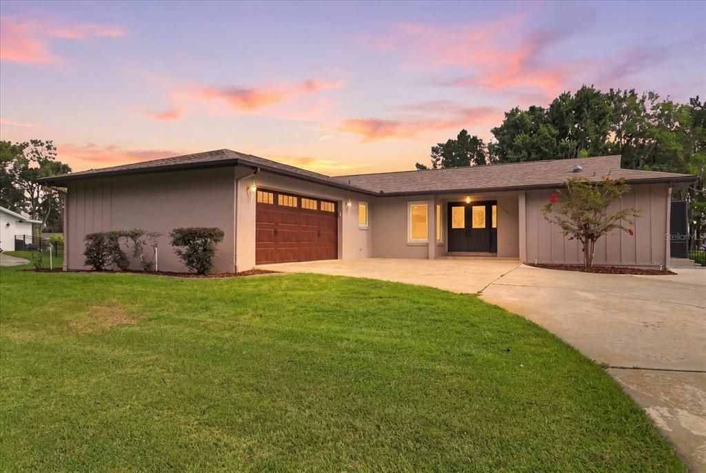 Recently Sold: $949,900 (3 beds, 2 baths, 2077 Square Feet)
