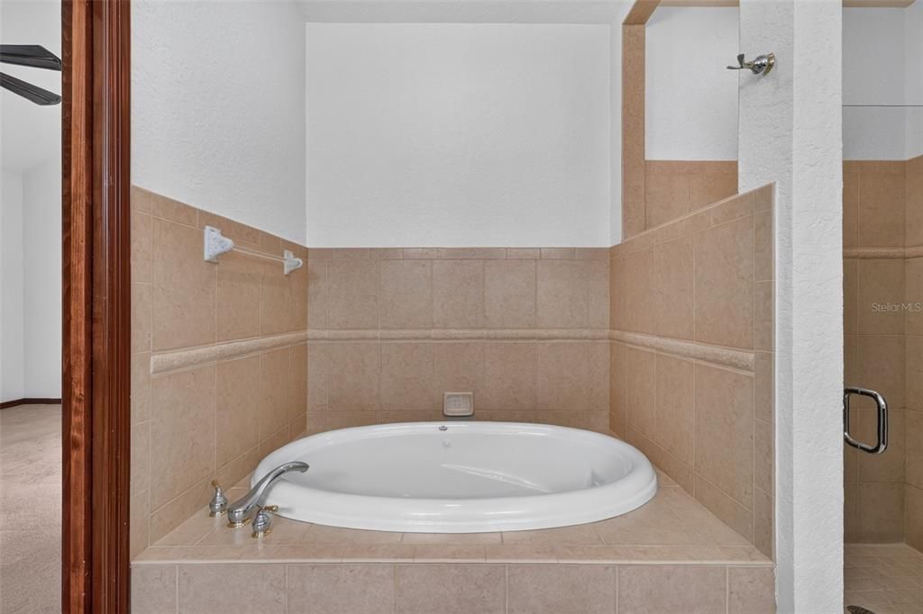 En Venta: $800,000 (3 camas, 2 baños, 2627 Pies cuadrados)