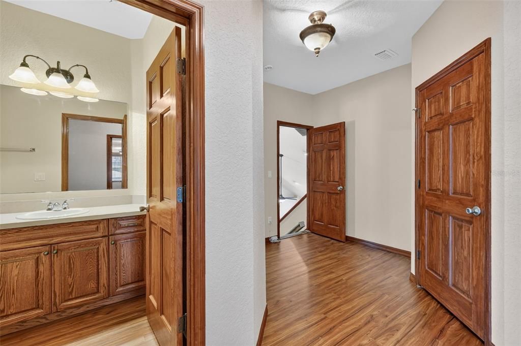 En Venta: $800,000 (3 camas, 2 baños, 2627 Pies cuadrados)
