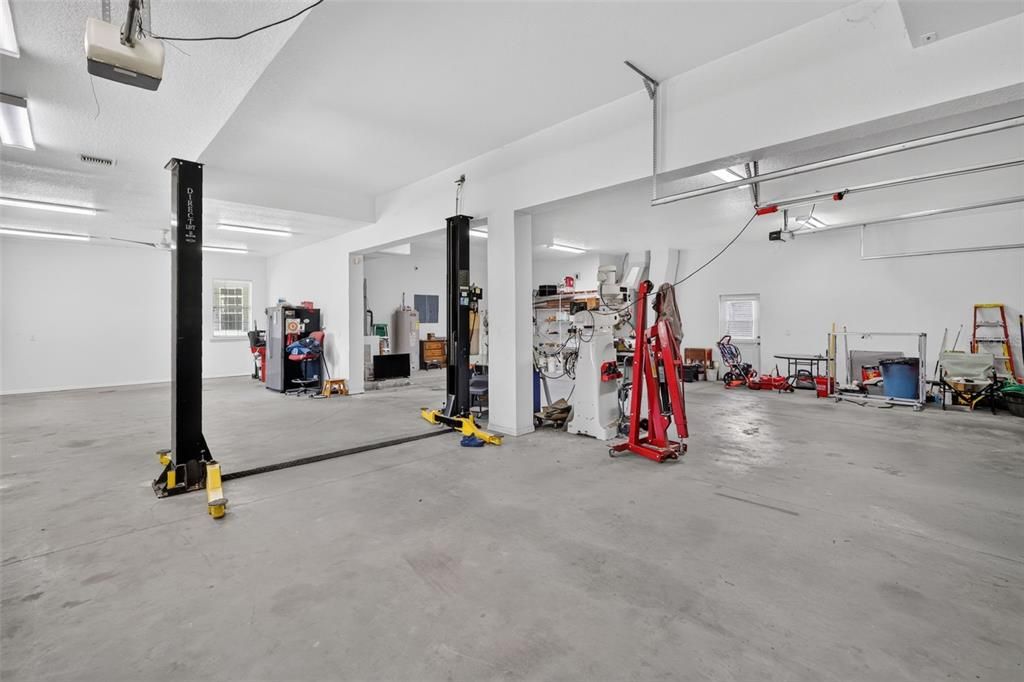 En Venta: $800,000 (3 camas, 2 baños, 2627 Pies cuadrados)