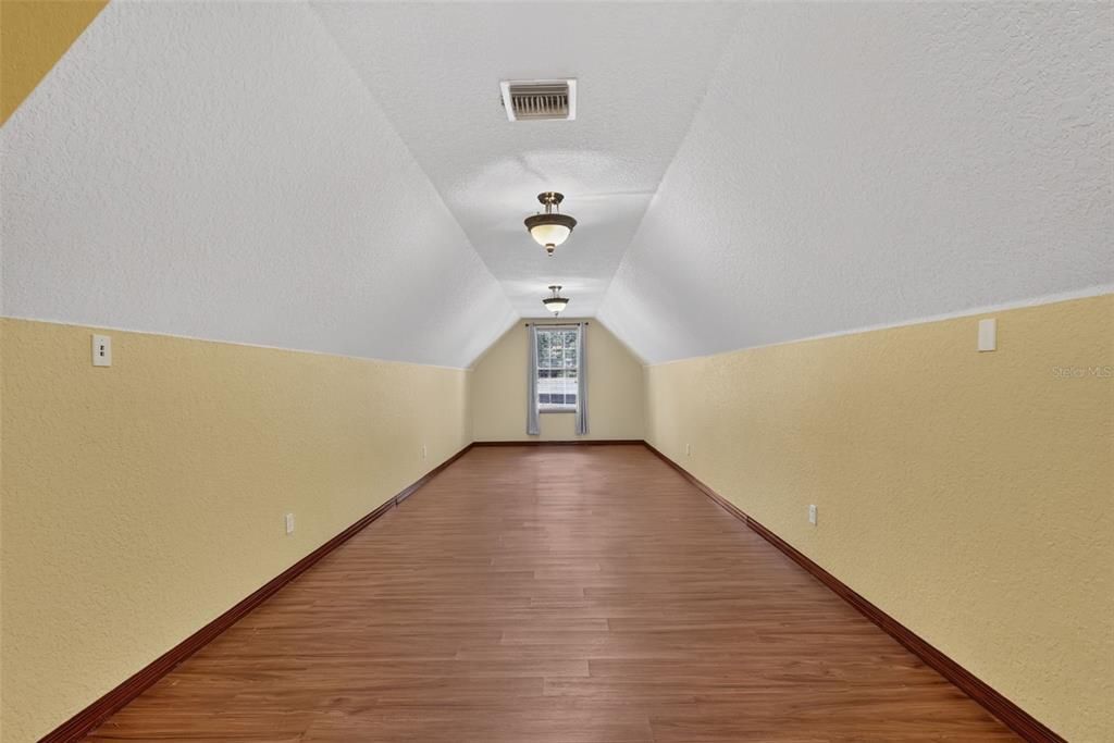 En Venta: $800,000 (3 camas, 2 baños, 2627 Pies cuadrados)