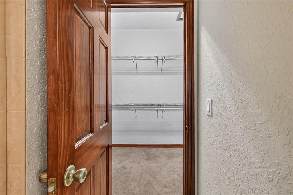 En Venta: $800,000 (3 camas, 2 baños, 2627 Pies cuadrados)