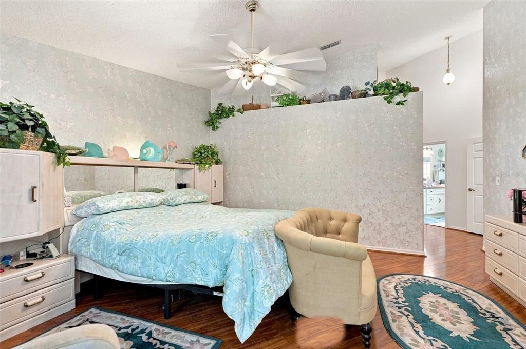 For Sale: $300,000 (3 beds, 2 baths, 1916 Square Feet)