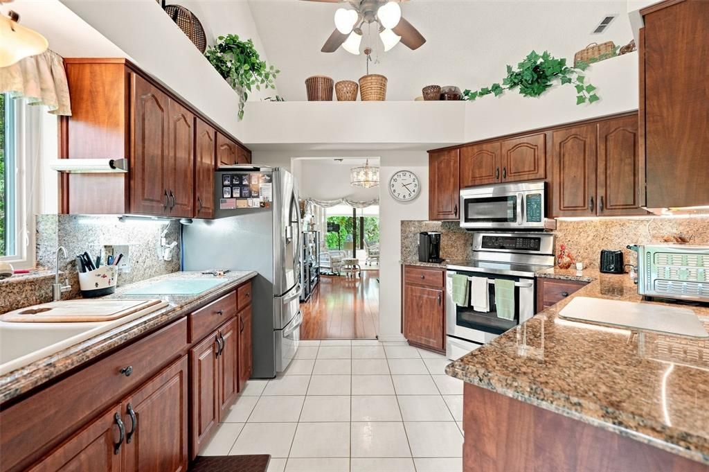 For Sale: $300,000 (3 beds, 2 baths, 1916 Square Feet)