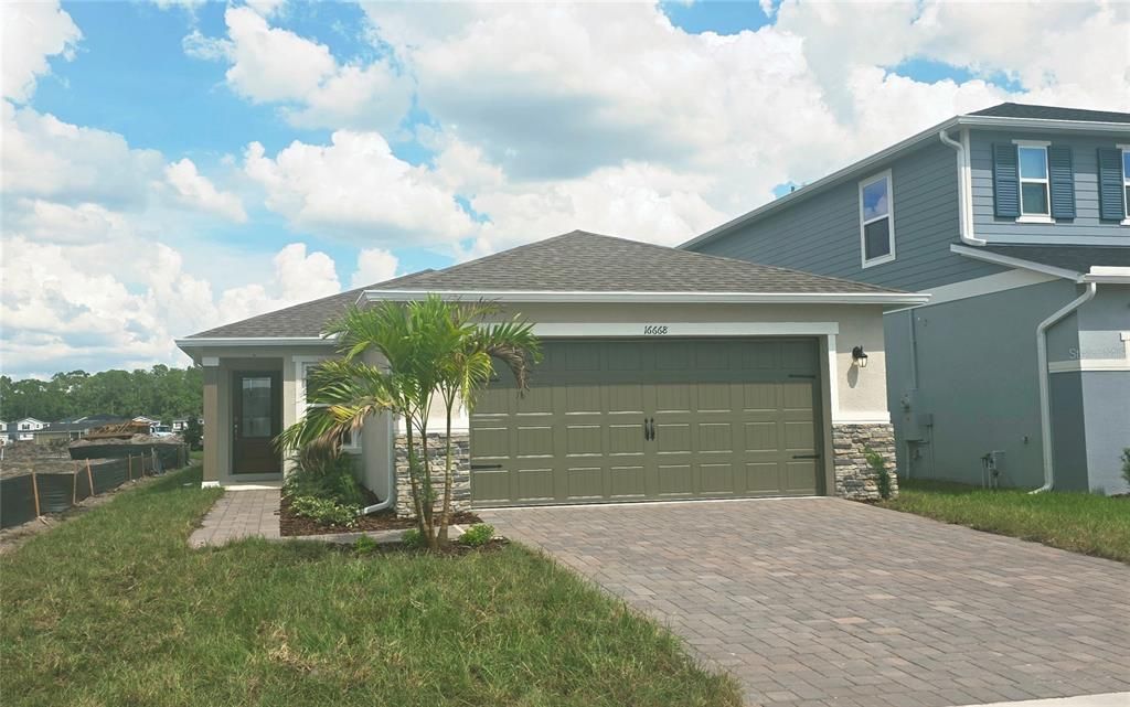 Vendido Recientemente: $406,232 (4 camas, 2 baños, 1637 Pies cuadrados)