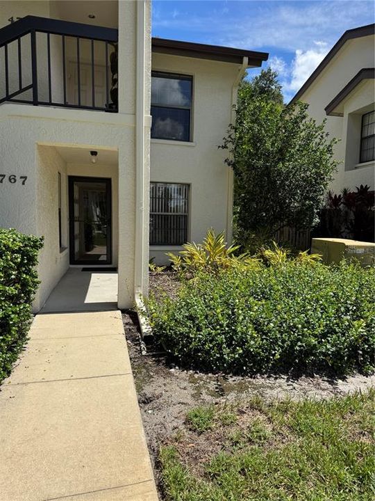 For Rent: $1,900 (2 beds, 2 baths, 1073 Square Feet)