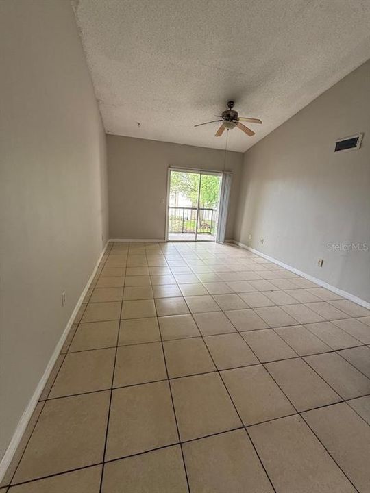 For Rent: $1,550 (2 beds, 2 baths, 864 Square Feet)