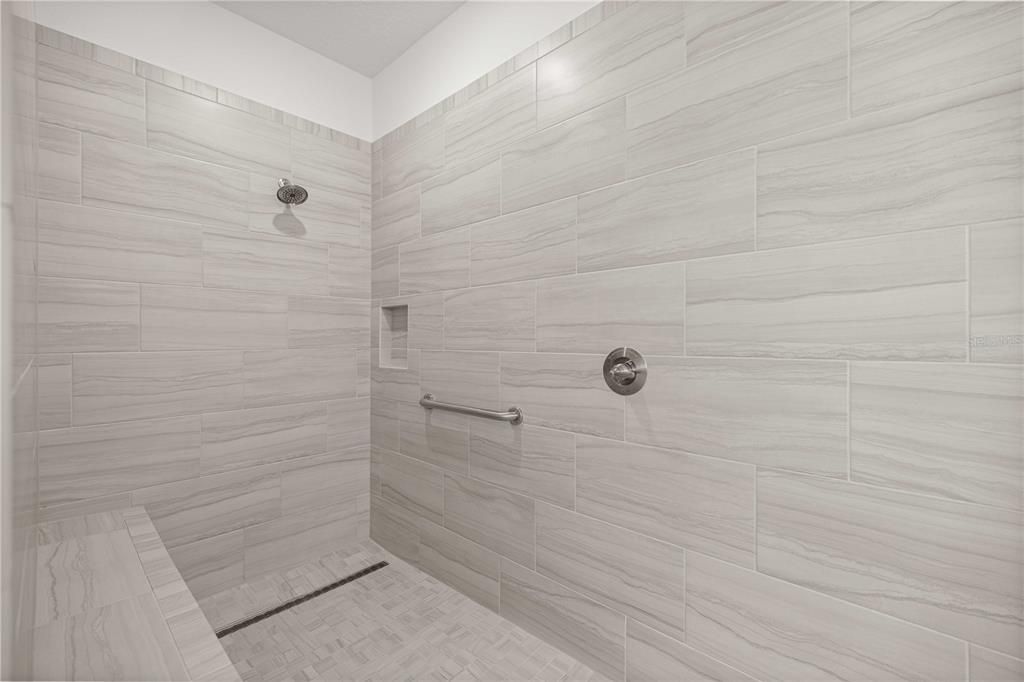 For Sale: $556,800 (3 beds, 3 baths, 2815 Square Feet)