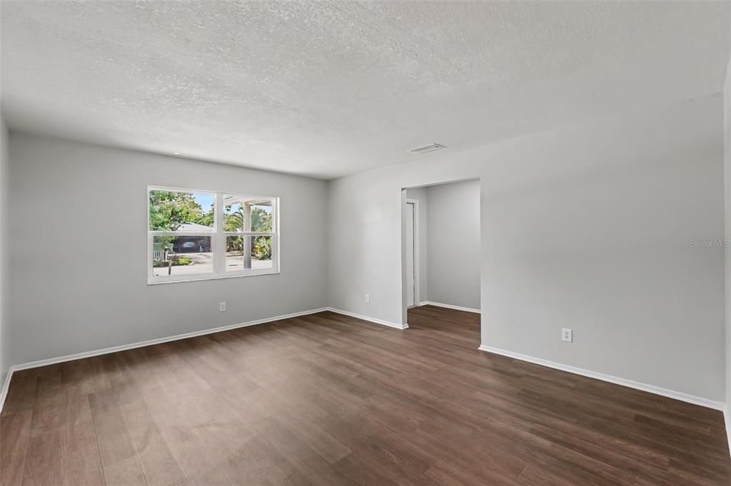 For Sale: $399,900 (3 beds, 2 baths, 1449 Square Feet)