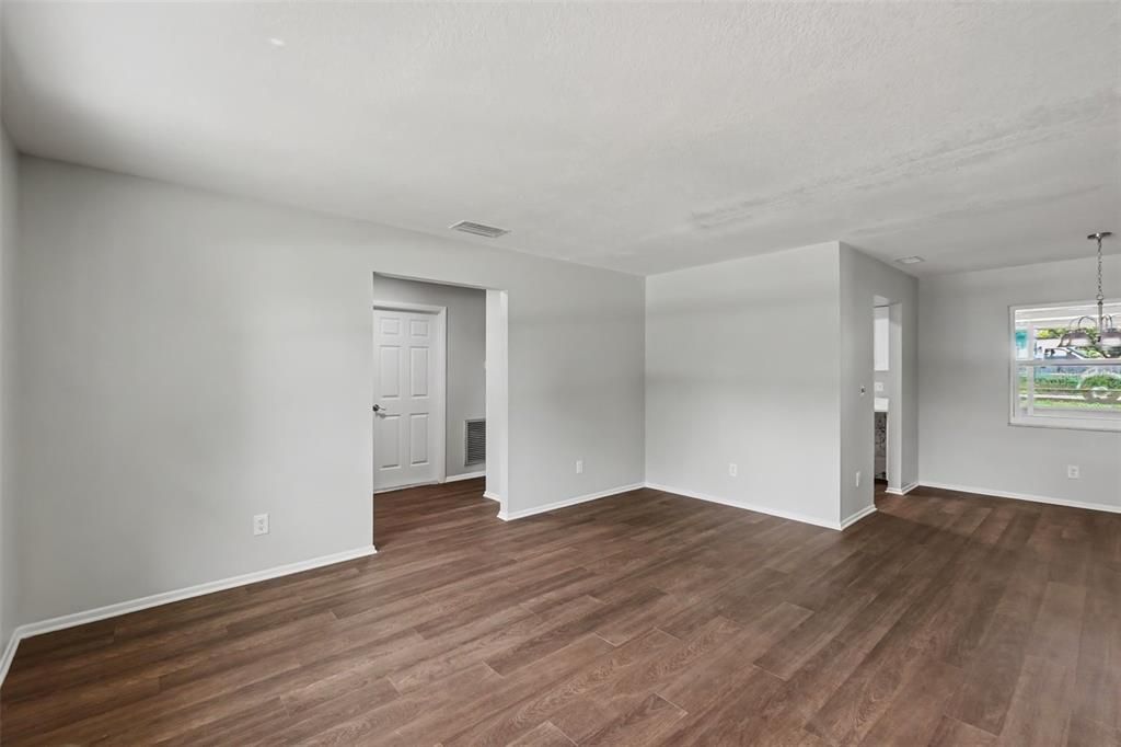 For Sale: $399,900 (3 beds, 2 baths, 1449 Square Feet)
