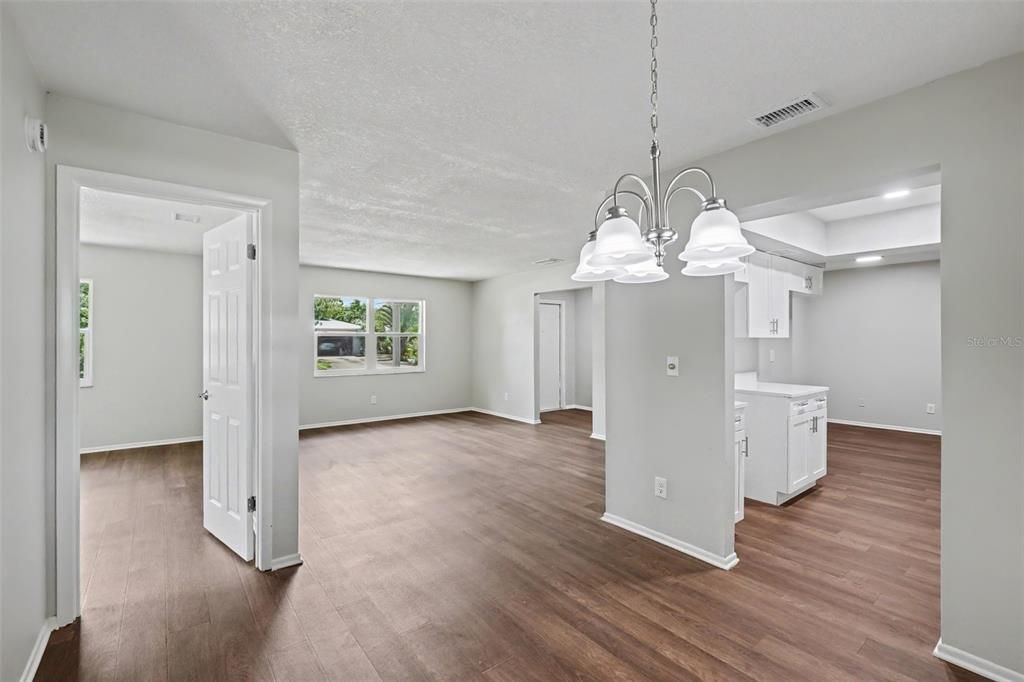For Sale: $399,900 (3 beds, 2 baths, 1449 Square Feet)