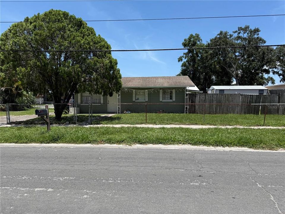 For Sale: $295,900 (3 beds, 1 baths, 816 Square Feet)