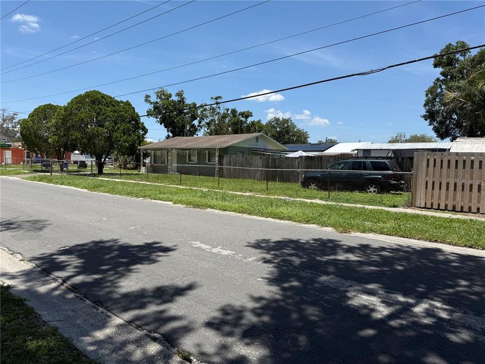 For Sale: $295,900 (3 beds, 1 baths, 816 Square Feet)