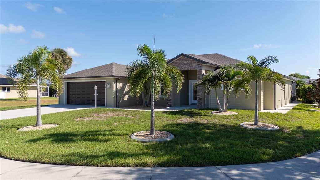 For Sale: $499,900 (3 beds, 2 baths, 1853 Square Feet)