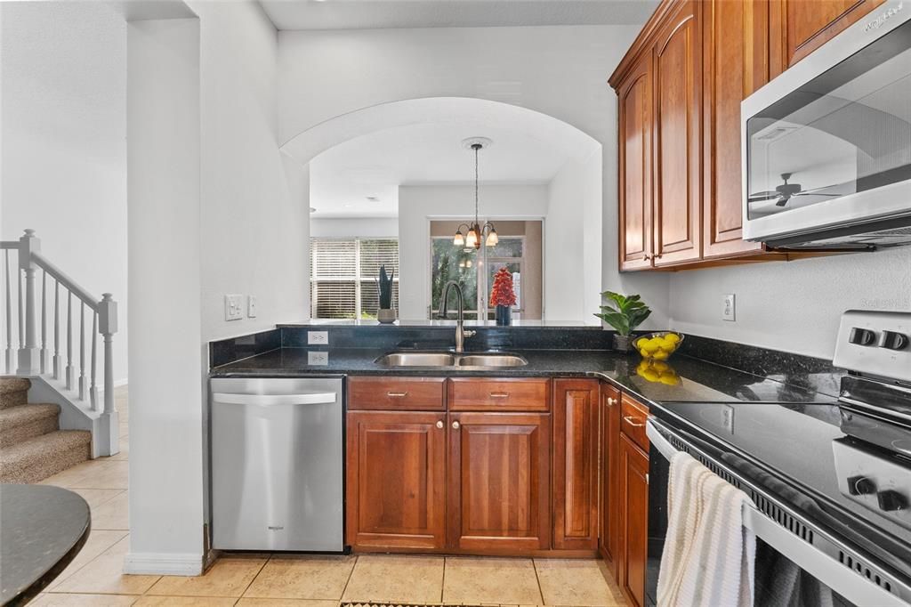 For Rent: $2,975 (3 beds, 2 baths, 1912 Square Feet)
