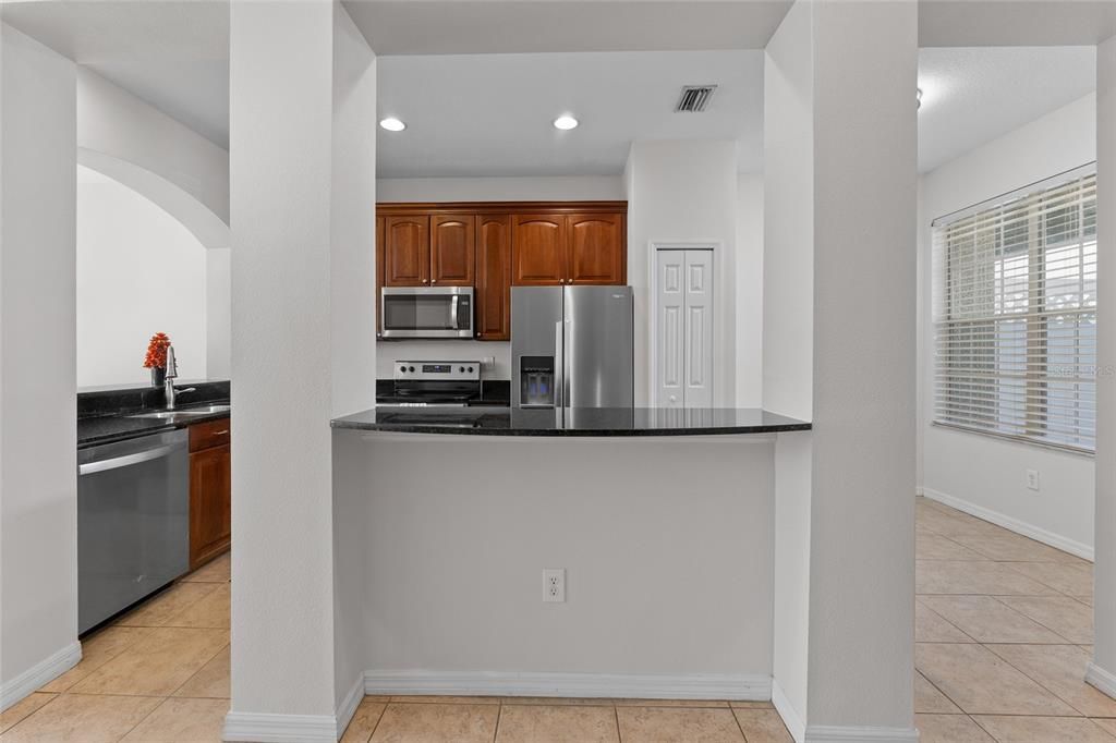 For Rent: $2,975 (3 beds, 2 baths, 1912 Square Feet)