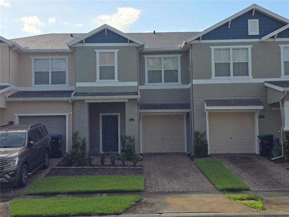 For Rent: $2,300 (3 beds, 2 baths, 1322 Square Feet)