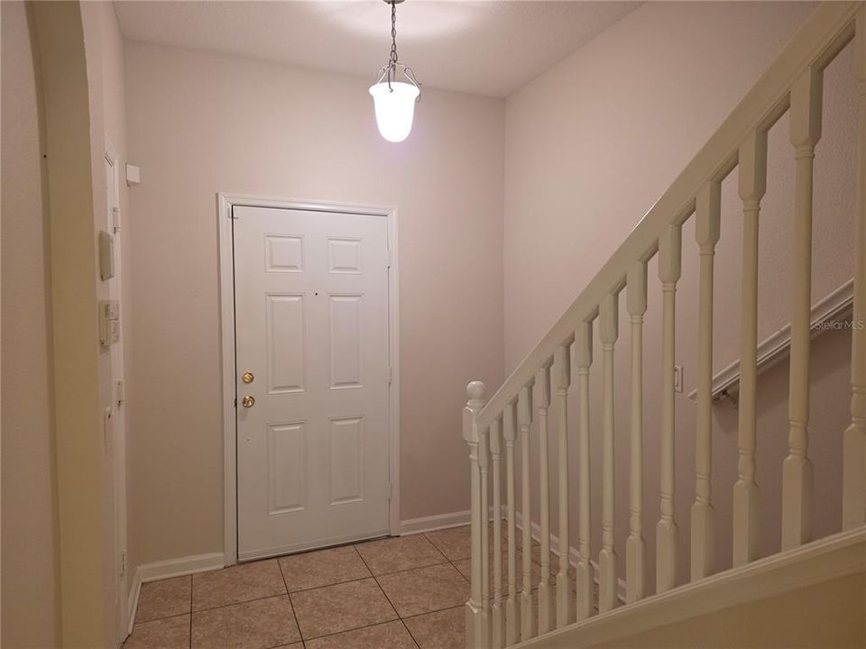 For Rent: $2,300 (3 beds, 2 baths, 1322 Square Feet)