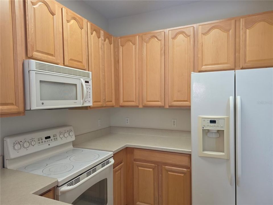 For Rent: $2,300 (3 beds, 2 baths, 1322 Square Feet)