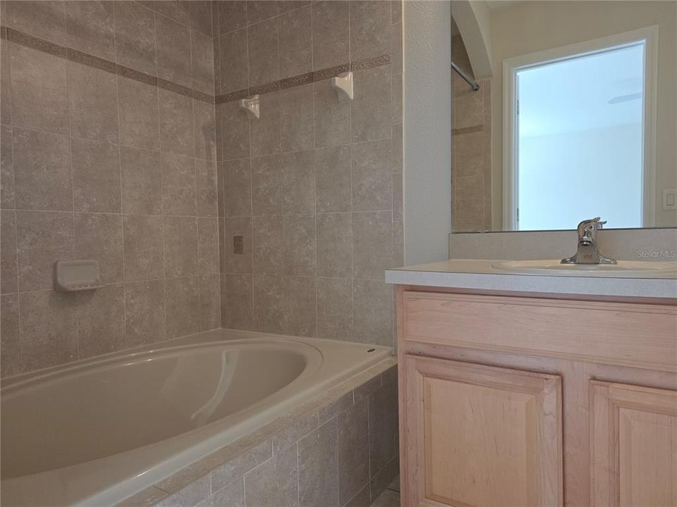 For Rent: $2,300 (3 beds, 2 baths, 1322 Square Feet)